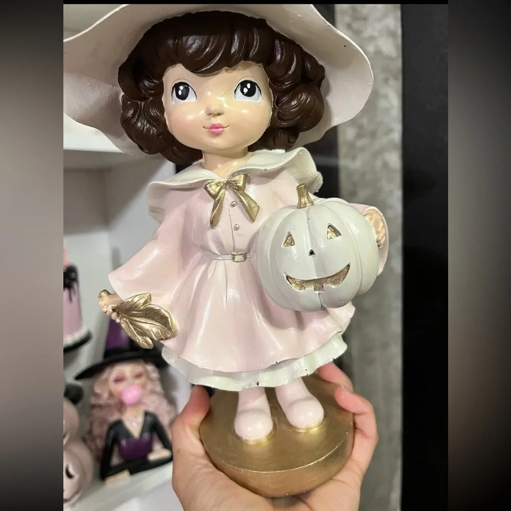 Pink witch - Picture 5 of 9